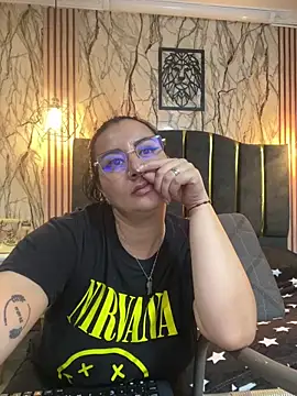 Snapshot of Abril_Luv chatting on March 3, 2025, 3:22 pm Abril Luv online show from March 3, 2025, 3:22 pm