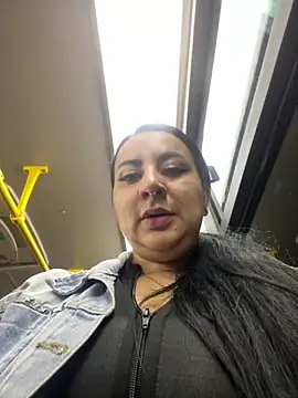 Snapshot of Abril_Luv chatting on October 18, 2025, 12:45 am Abril Luv online show from October 18, 2025, 12:45 am