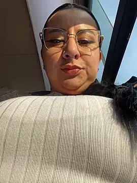 Snapshot of Abril_Luv chatting on March 11, 2025, 12:17 pm Abril Luv online show from March 11, 2025, 12:17 pm