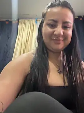 Abril Luv online show from April 13, 2026, 1:09 am