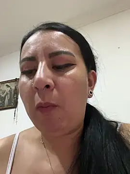 Snapshot of Abril_Luv chatting on March 21, 2025, 1:45 am Abril Luv online show from March 21, 2025, 1:45 am