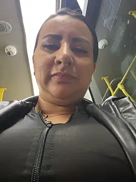 Abril Luv online show from March 14, 2026, 12:38 am