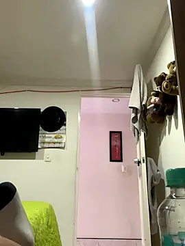 Snapshot of Abril_Luv chatting on September 19, 2025, 3:38 pm Abril Luv online show from September 19, 2025, 3:38 pm