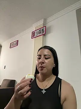 Abril Luv online show from April 15, 2026, 1:15 pm