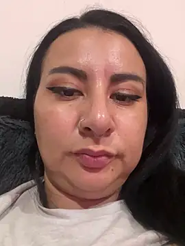 Snapshot of Abril_Luv chatting on March 5, 2025, 12:38 am Abril Luv online show from March 5, 2025, 12:38 am