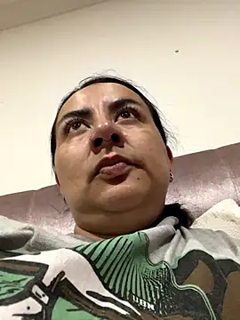 Snapshot of Abril_Luv chatting on September 9, 2025, 1:38 am Abril Luv online show from September 9, 2025, 1:38 am