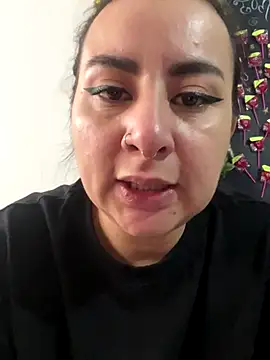 Snapshot of Abril_Luv chatting on September 27, 2025, 12:22 pm Abril Luv online show from September 27, 2025, 12:22 pm