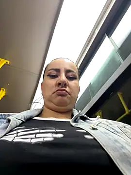 Snapshot of Abril_Luv chatting on October 24, 2025, 12:09 am Abril Luv online show from October 24, 2025, 12:09 am