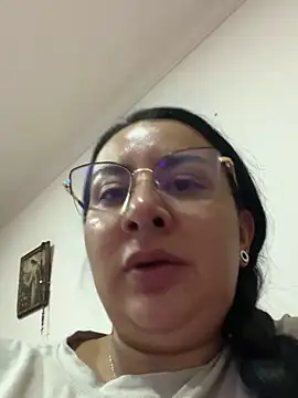 Snapshot of Abril_Luv chatting on March 7, 2025, 1:53 am Abril Luv online show from March 7, 2025, 1:53 am