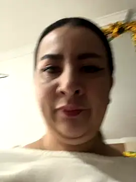 Snapshot of Abril_Luv chatting on September 30, 2025, 1:06 pm Abril Luv online show from September 30, 2025, 1:06 pm