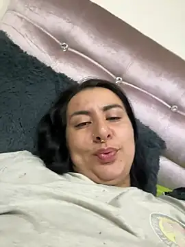 Abril Luv online show from March 10, 2026, 1:09 am