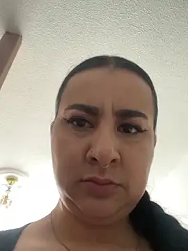 Snapshot of Abril_Luv chatting on October 6, 2025, 1:12 pm Abril Luv online show from October 6, 2025, 1:12 pm