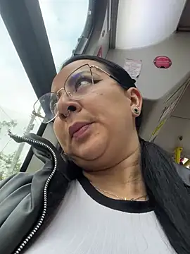 Snapshot of Abril_Luv chatting on March 5, 2025, 12:00 pm Abril Luv online show from March 5, 2025, 12:00 pm