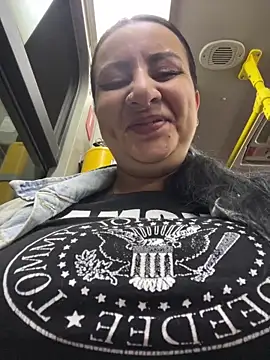 Snapshot of Abril_Luv chatting on September 25, 2025, 12:16 am Abril Luv online show from September 25, 2025, 12:16 am