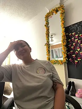 Snapshot of Abril_Luv chatting on September 22, 2025, 1:06 pm Abril Luv online show from September 22, 2025, 1:06 pm