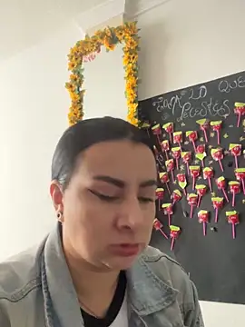 Snapshot of Abril_Luv chatting on October 3, 2025, 12:39 pm Abril Luv online show from October 3, 2025, 12:39 pm