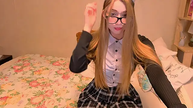 ShyBerryNelly online show from May 2, 2026, 5:29 pm