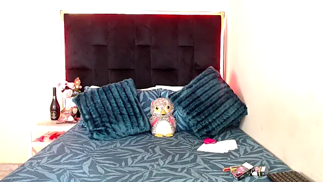 CancerGodessX online show from October 5, 2025, 5:42 am