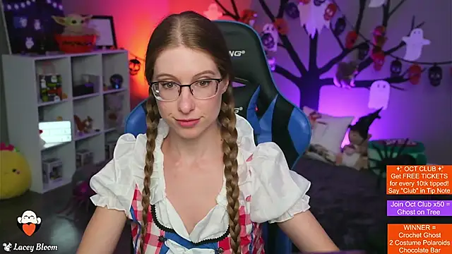 TheLaceyBloom online show from October 16, 2025, 1:25 am