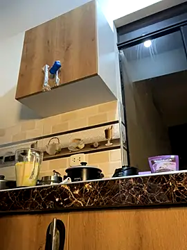 Snapshot of LuceroRm chatting on September 24, 2025, 5:14 am LuceroRm online show from September 24, 2025, 5:14 am