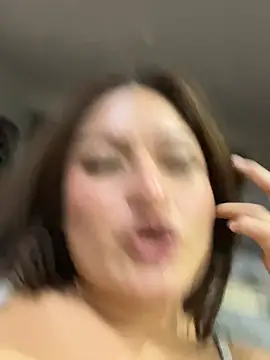 LuceroRm online show from June 4, 2026, 2:38 am