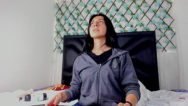 EmmaWilliamss online show from March 25, 2026, 4:28 pm