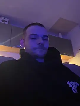 Snapshot of Z1uk chatting on February 5, 2026, 1:23 am Z1uk online show from February 5, 2026, 1:23 am