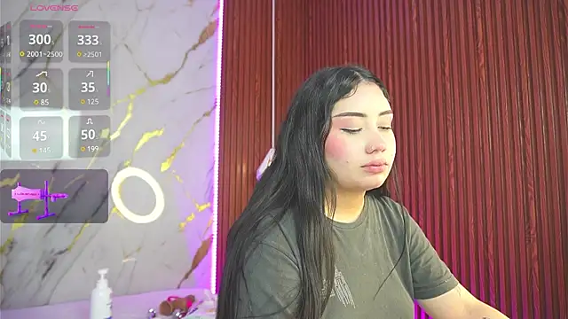 Snapshot of haylie_ chatting on March 21, 2025, 8:50 am haylie online show from March 21, 2025, 8:50 am