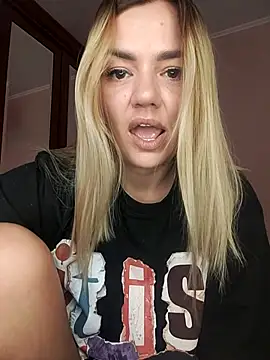 KrissSexi online show from September 14, 2025, 9:31 am