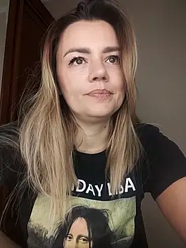 KrissSexi online show from December 2, 2025, 6:15 am