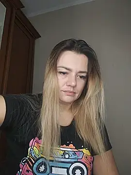 KrissSexi online show from December 5, 2025, 4:55 am