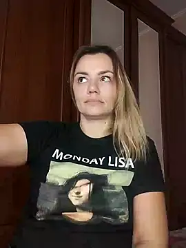 KrissSexi online show from September 19, 2025, 5:44 am