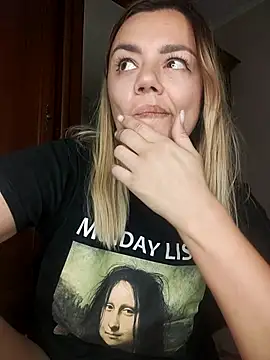 KrissSexi online show from September 19, 2025, 5:50 pm