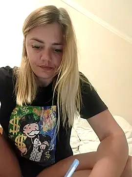 KrissSexi online show from September 24, 2025, 3:29 pm