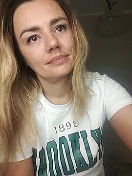 KrissSexi online show from October 11, 2025, 5:47 pm