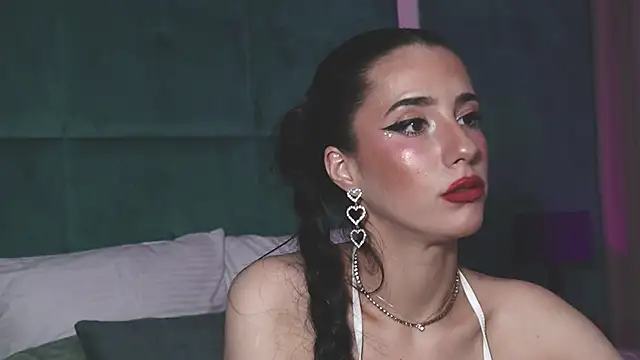 AmeliaJune online show from June 6, 2026, 8:25 pm