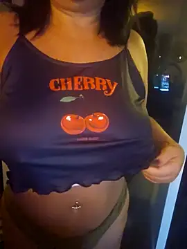 Snapshot of Fleursdes___iles-----29-- chatting on October 13, 2025, 7:32 am Fleursdes iles-----29-- online show from October 13, 2025, 7:32 am