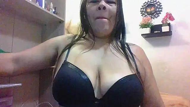 ChiaraFioree online show from October 9, 2025, 9:15 pm