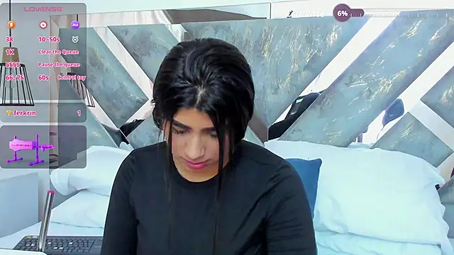 ZiaCalifa online show from October 31, 2025, 12:13 pm