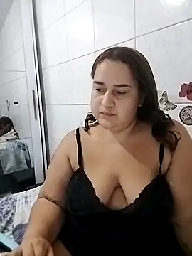 Snapshot of MinaBoss chatting on October 26, 2025, 2:45 am MinaBoss online show from October 26, 2025, 2:45 am