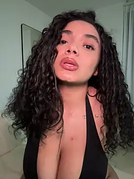 Snapshot of Mariecurl chatting on October 1, 2025, 11:08 pm Mariecurl online show from October 1, 2025, 11:08 pm