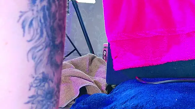 NathaxaLeans online show from October 19, 2025, 11:46 am