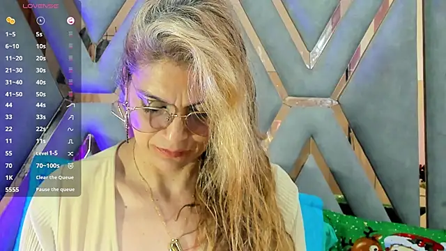 Esmeralda oikos online show from December 20, 2025, 8:55 pm