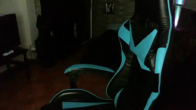 AngelaQueen  online show from February 13, 2025, 9:27 pm