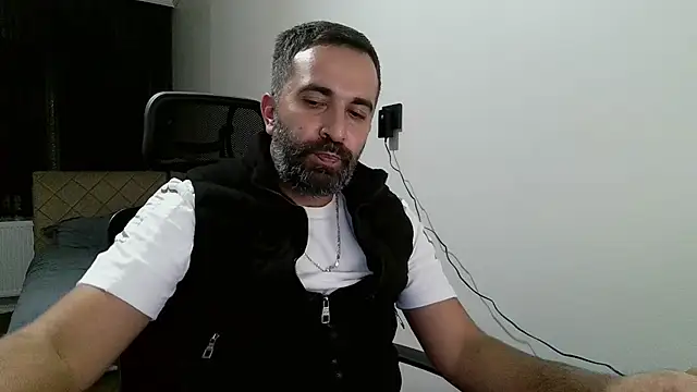 Snapshot of tgltplsr chatting on October 17, 2025, 11:06 pm tgltplsr online show from October 17, 2025, 11:06 pm