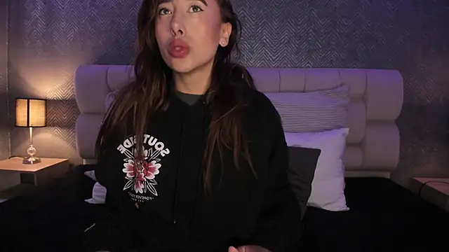 Snapshot of lena_banks chatting on February 17, 2025, 9:00 pm lena banks online show from February 17, 2025, 9:00 pm