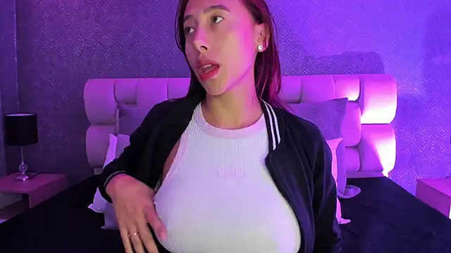 Snapshot of lena_banks chatting on October 21, 2025, 9:36 pm lena banks online show from October 21, 2025, 9:36 pm