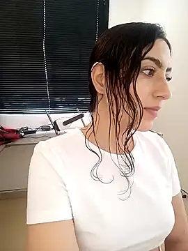 MIYESSI online show from January 22, 2025, 4:44 pm