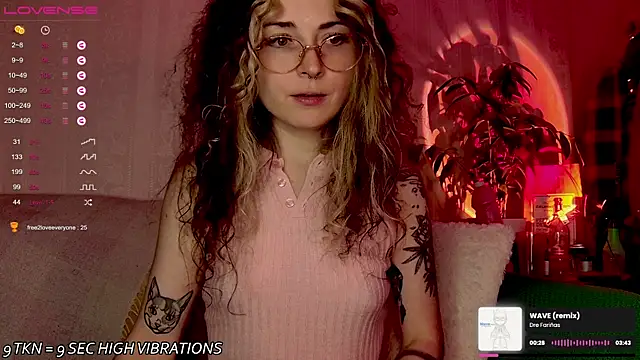 Snapshot of IttyKitty chatting on September 26, 2025, 10:38 pm IttyKitty online show from September 26, 2025, 10:38 pm