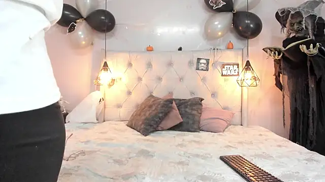 Snapshot of SakuraLee_ chatting on October 27, 2025, 1:45 pm SakuraLee  online show from October 27, 2025, 1:45 pm